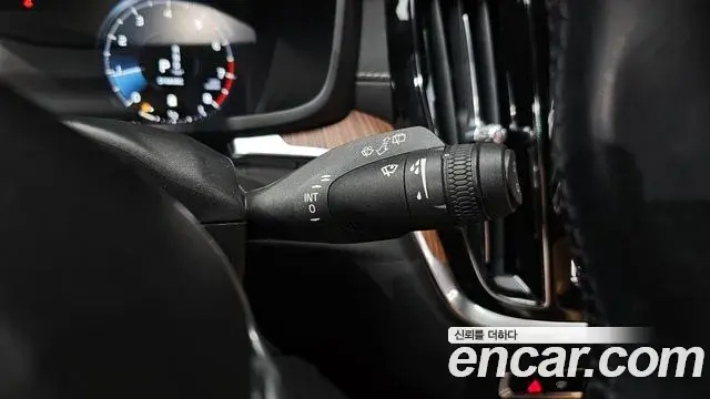 Volvo V60 Cross Country 2021 — Şəkil 17/30