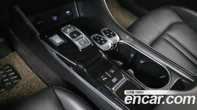 Hyundai Sonata Hybrid 2023 — Şəkil 25/30