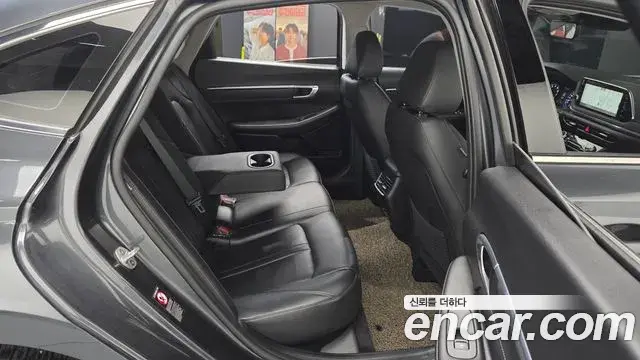 Hyundai Sonata Hybrid 2023 — Şəkil 9/30