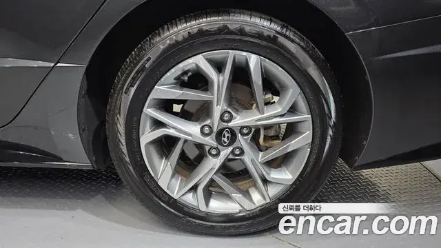 Hyundai Sonata Hybrid 2023 — Şəkil 15/30