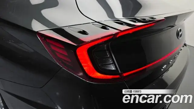 Hyundai Sonata Hybrid 2023 — Şəkil 22/30