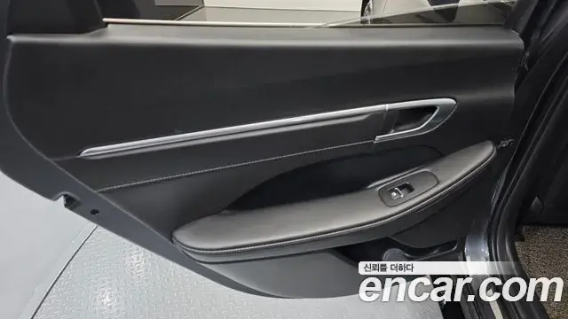 Hyundai Sonata Hybrid 2023 — Şəkil 24/30