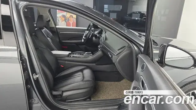 Hyundai Sonata Hybrid 2023 — Şəkil 19/30