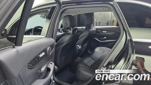 Mercedes-Benz GLC-Class 2019 — Photo 37/37