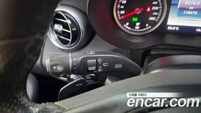 Mercedes-Benz GLC-Class 2019 — Photo 31/37