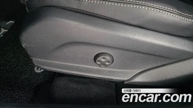 Mercedes-Benz GLC-Class 2019 — Photo 32/37