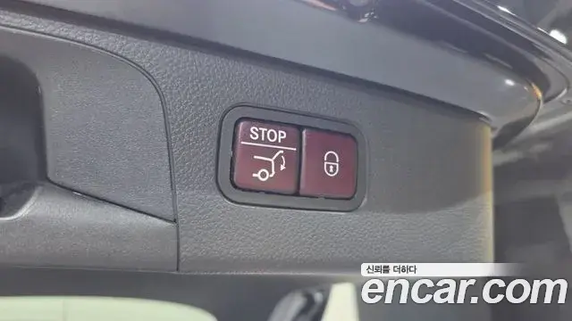 Mercedes-Benz GLC-Class 2019 — Photo 10/37