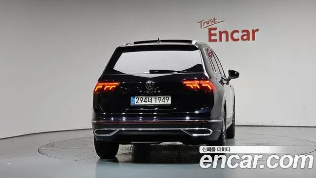Volkswagen Tiguan 2023 — Şəkil 26/39