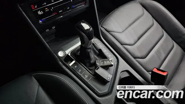 Volkswagen Tiguan 2023 — Şəkil 30/39