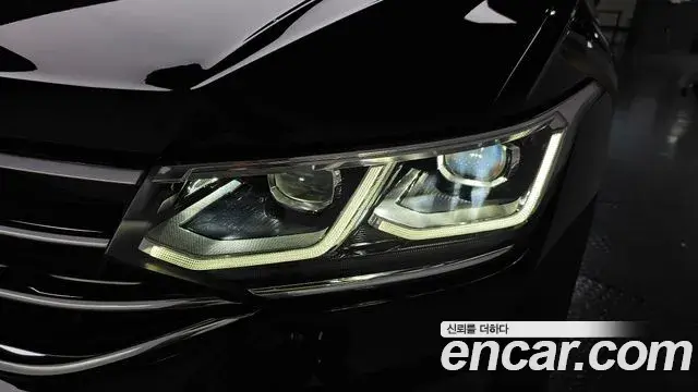 Volkswagen Tiguan 2023 — Şəkil 15/39