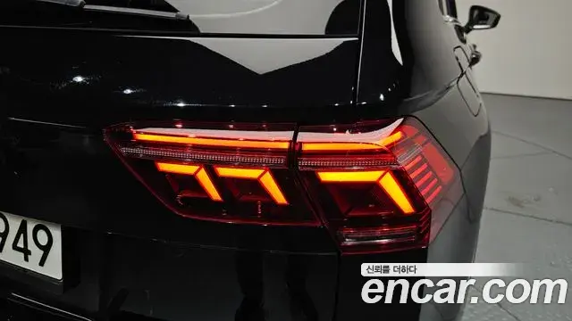 Volkswagen Tiguan 2023 — Şəkil 23/39