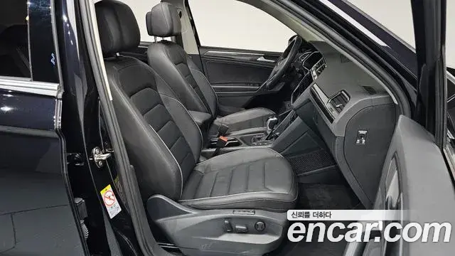 Volkswagen Tiguan 2023 — Şəkil 25/39