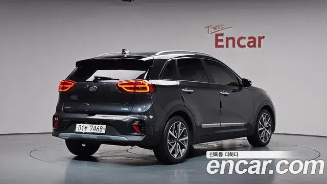Kia Niro 2019 — Фото 2/20