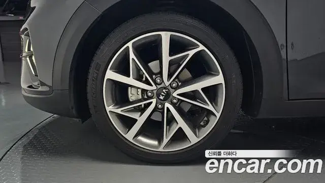 Kia Niro 2019 — Фото 5/20