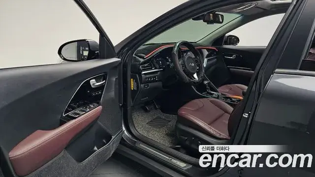 Kia Niro 2019 — Фото 10/20