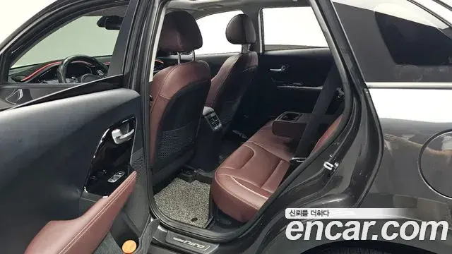 Kia Niro 2019 — Фото 11/20
