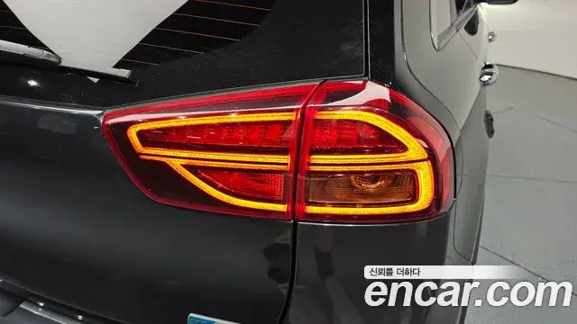 Kia Niro 2019 — Photo 10/35