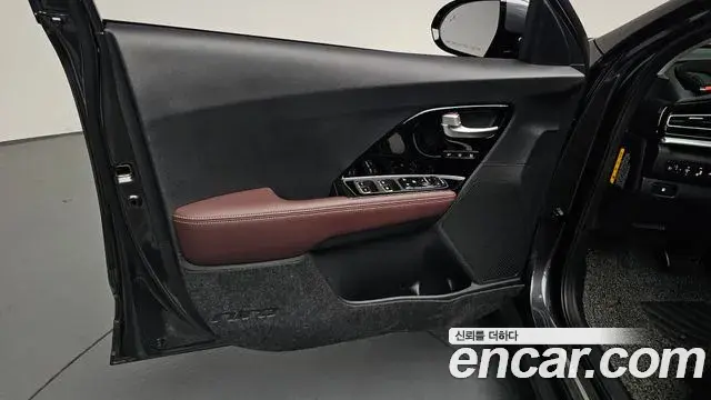 Kia Niro 2019 — Photo 11/35