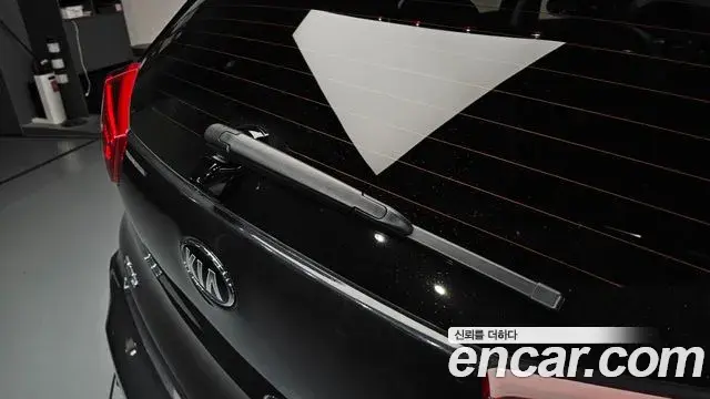 Kia Niro 2019 — Photo 30/35