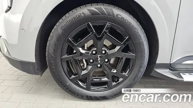 Kia Carnival 2024 — Şəkil 32/35