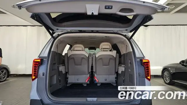 Kia Carnival 2024 — Şəkil 20/35