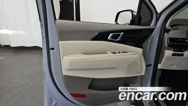 Kia Carnival 2024 — Şəkil 33/35