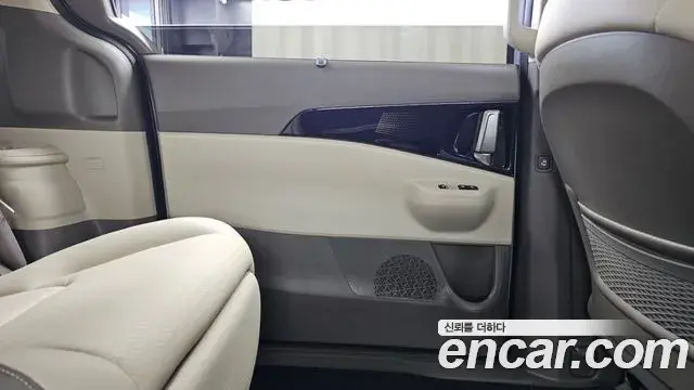 Kia Carnival 2024 — Şəkil 2/35