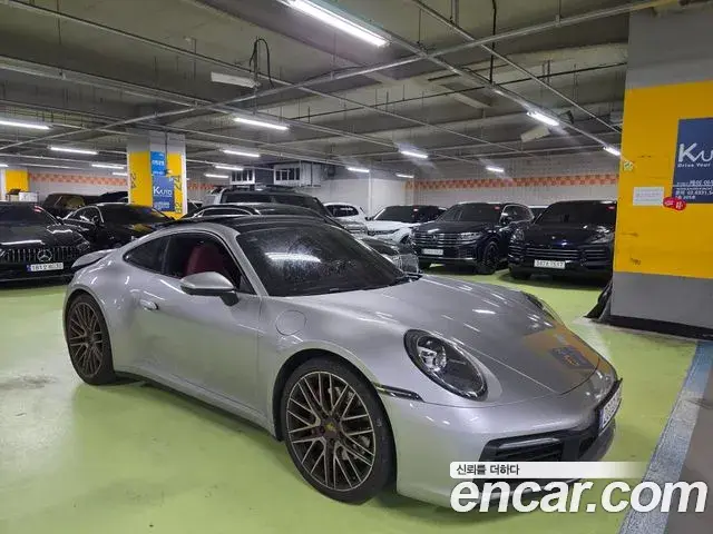 Porsche 911 2021 — Şəkil 10/17