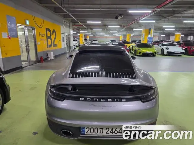 Porsche 911 2021 — Şəkil 14/17