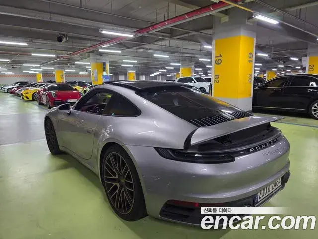 Porsche 911 2021 — Şəkil 17/17