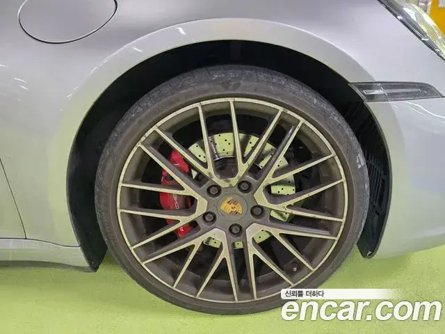 Porsche 911 2021 — Şəkil 11/17