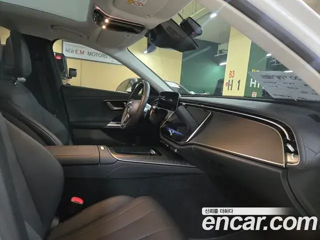 Mercedes-Benz E-Class 2025 — Фото 14/20