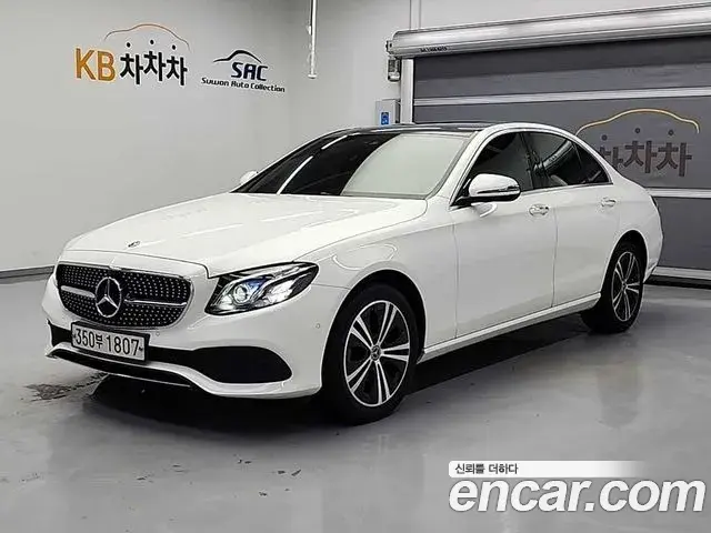 Mercedes-Benz E-Class 2020 — Фото 1/18
