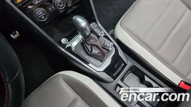 Volkswagen T-Roc 2022 — Photo 19/31