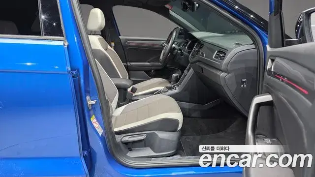 Volkswagen T-Roc 2022 — Photo 4/31