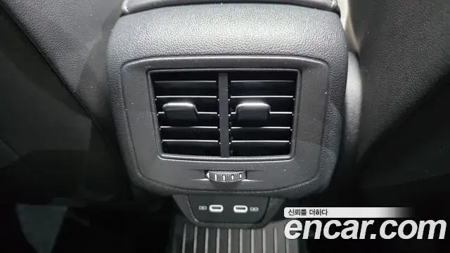 Volkswagen T-Roc 2022 — Photo 6/31