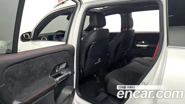 Mercedes-Benz GLB-Class 2024 — ფოტო 11/32
