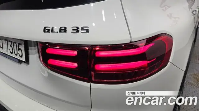 Mercedes-Benz GLB-Class 2024 — ფოტო 15/32