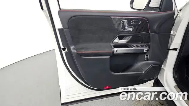 Mercedes-Benz GLB-Class 2024 — ფოტო 2/32
