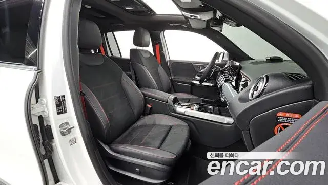 Mercedes-Benz GLB-Class 2024 — ფოტო 22/32