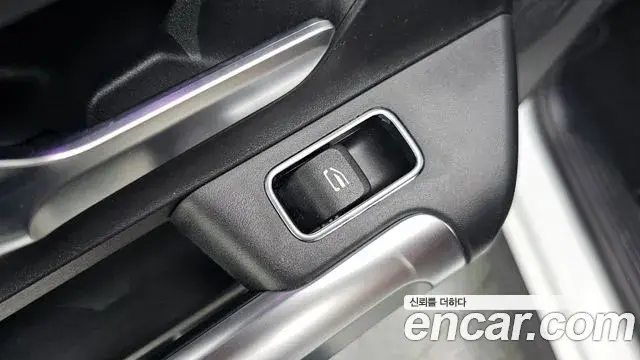 Mercedes-Benz GLB-Class 2024 — ფოტო 31/32