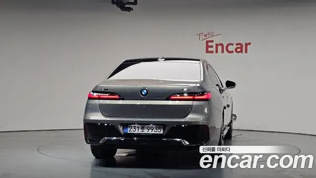 BMW 7 Series 2023 — Şəkil 11/39