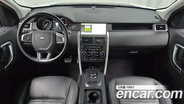 Land Rover Discovery Sport 2018 — ფოტო 21/32