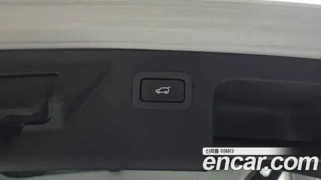 Land Rover Discovery Sport 2018 — ფოტო 22/32