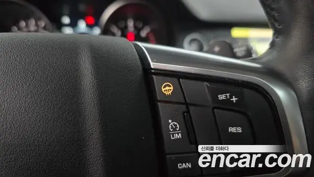 Land Rover Discovery Sport 2018 — ფოტო 29/32