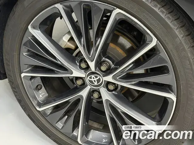 Toyota Prius 2024 — Şəkil 9/20