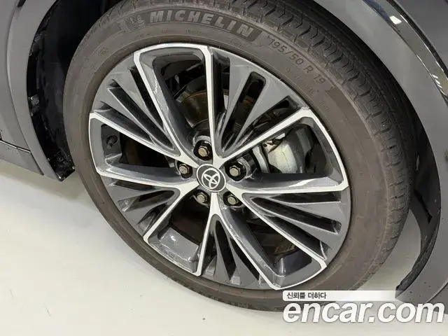 Toyota Prius 2024 — Şəkil 19/20