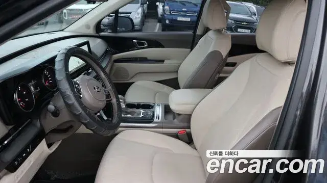 Kia Carnival 2021 — Фото 12/20