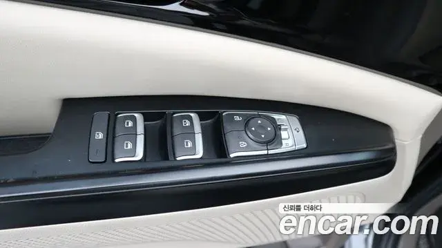 Kia Carnival 2021 — Фото 13/20
