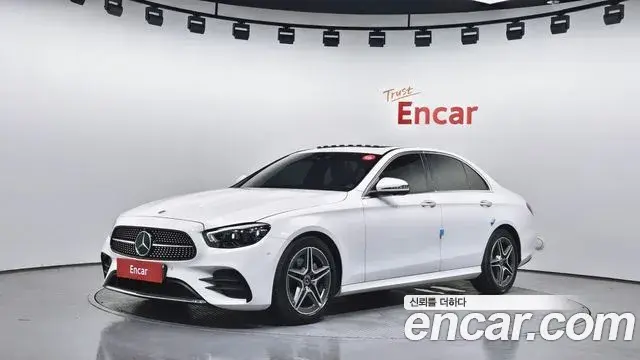 Mercedes-Benz E-Class 2022 — Фото 1/20